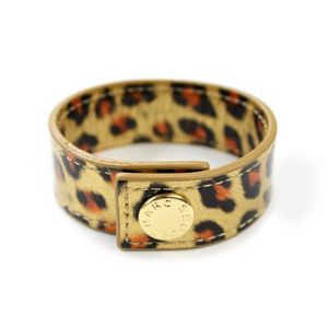 MARC BY MARC JACOBS（マークバイマークジェイコブス） エナメルブレスレット 95059 ライトレオパード - 拡大画像
