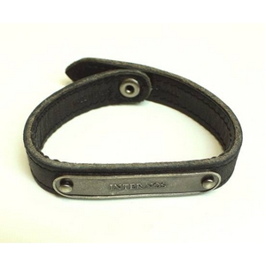 MARC BY MARC JACOBS(}[NoC}[NWFCRuX) Latin BraceletsLeather with metal plaque5231 Short uXbg oO INTERNOS