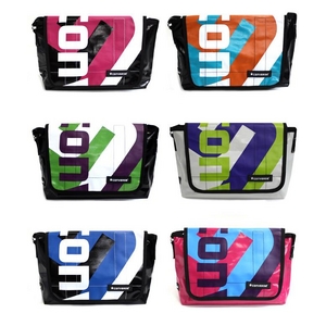 CONVERSE�i�R���o�[�X�j C1005 053 ���b�Z���W���[�o�b�O �u���b�N/�s���N