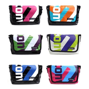 CONVERSE�i�R���o�[�X�j C1005 055 ���b�Z���W���[�o�b�O �u���b�N/�s���N