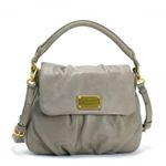 MARC BY MARC JACOBS（マークバイマークジェイコブス） ナナメガケバッグ CLASSIC Q M3122047 944 MINK