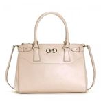 Ferragamo（フェラガモ） ナナメガケバッグ 21D940 599960 MACARON