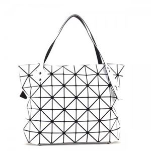 BAO BAO ISSEY MIYAKE（バオバオ イッセイミヤケ） トートバッグ 76AG401 6 MATTE WHITE