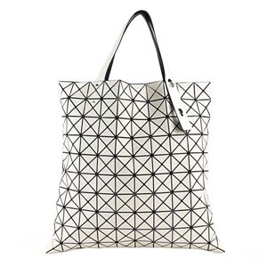 BAO BAO ISSEY MIYAKE（バオバオ イッセイミヤケ） トートバッグ 76AG523 50 CREAM