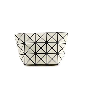 BAO BAO ISSEY MIYAKE（バオバオ イッセイミヤケ） ポーチ 76AG525 50 CREAM