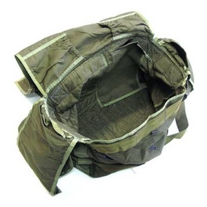 チェコ軍放出 パラシュートショルダーバッグ リメイク オリーブ【中古】 チェコ軍放出 パラシュートショルダーバッグ リメイク オリーブ【中古】