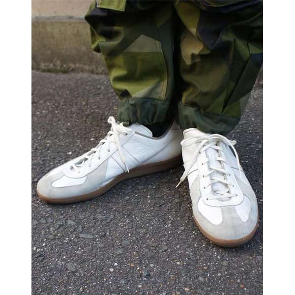 ドイツ連邦国軍放出 本革トレーニングシューズ F S029UN 28.5cm 中古