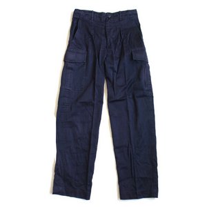 イギリス軍放出 NAVYカーゴパンツ PP076UN ネイビー 80サイズ 【中古】 イギリス軍放出 NAVYカーゴパンツ PP076UN ネイビー 80サイズ 【中古】