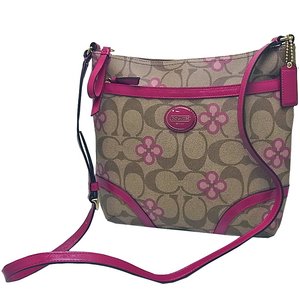 COACH(コーチ)F22021 B4/P1 シグネチャークローバーショルダーバッグ