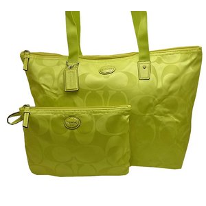 COACH(コーチ)F77321 SVAPO シグネチャーポケッタブルバッグ イエロー