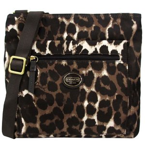 COACH コーチ　パーク レオパード プリント クロスボディ ショルダーバッグ