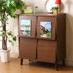 ディスプレイラック/収納棚 4マス 【ブラウン】 幅79cm 扉付き収納 雑誌ディスプレイ 脚付き 『アルト』