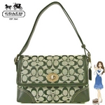 Coach(コーチ) バッグ ハンプトンズ シグネチャー フラップ ブラック 13066