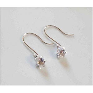 煌く133面 フルールカットキュービックジルコニア ピアス - 拡大画像