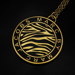 MARC BY MARC JACOBS ペンダント M0002128 80001 ブラック
