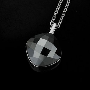 SWAROVSKI（スワロフスキー） 1071195 ネックレス ブラック ジェットヘマタイト
