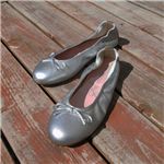 Eli(エリ) 光沢のあるシルバーが足元を明るく華やか♪本革 フラットバレエシューズ MOD9127-37 サイズ37