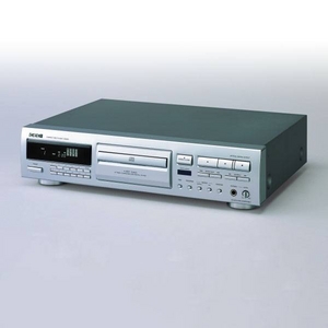 高性能1ビットD/Aコンバーター、8倍オーバーサンプリングデジタルフィルターを搭載!CEC（シーイーシー） CDプレーヤー CD2300の画像1