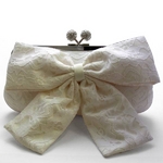 Sondra Roberts（サンドラ・ロバート） パーティーバッグ クラッチ Lace Bow Clutch ホワイト R47809B -WH