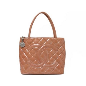 【現品限り】CHANEL(シャネル) 復刻トート エナメル コーラルピンク シルバー金具 【中古B】