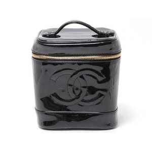 【現品限り】CHANEL(シャネル) 縦型バニティ エナメル 黒 ブラック 【中古AB】