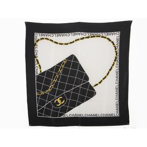 【現品限り】CHANEL ［シャネル］ スカーフ　マトラッセバッグ柄　ブラック/ホワイト/ゴールド  【中古AB】