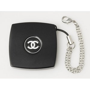 【美品 現品限り】 CHANEL ［シャネル］ ノベルティ　コンパクトミラー付きストラップ 【新品同様】