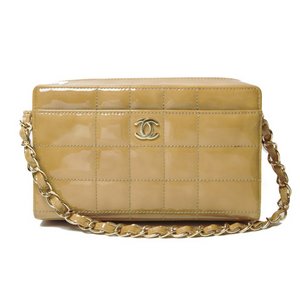 【現品限り】 CHANEL ［シャネル］ チョコバー チェーンショルダー エナメル　ベージュ 【中古A】