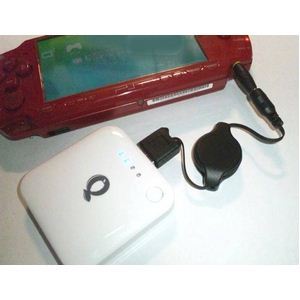 Q-Power　FC6-B-WH　ポータブル充電池 ★ iPhone　iPod　ドコモXPERIA/GALAXY　PSPにも対応可能！ （ホワイト）