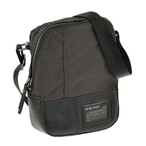 DIESEL（ディーゼル） X02120-P0163／H3720 ショルダーバッグ