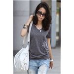 サイドプリントがお洒落なポケット付VネックTシャツ