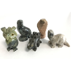 【ミニ動物　アニマルの置物5点セット】T01　天然石　ソープストーンのお守り　動物の形したミニチュア　ハンドメイド彫刻　ペルー製  商品写真