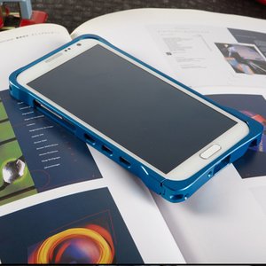 MOBiCRAB GALAXY Note2(SC-02E) 用 メタルバンパー　（ブルー）