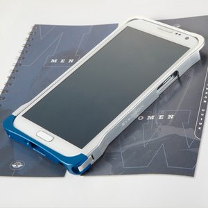 MOBiCRAB GALAXY Note2(SC-02E) 用 メタルバンパー　（シルバー＋ブルー）