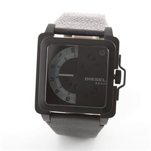 DIESEL（ディーゼル） 3Dインデックスが引き立つ、腕元に映えるオールブラック系 スクエアフェイスのレザーストラップ・ウオッチ DZ1563