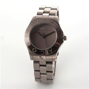 MARC BY MARC JACOBS（マークバイマークジェイコブス） ロゴベゼルが映えるオールブロンズカラーのドレッシーなブレスウオッチ MBM3128
