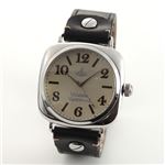 Vivienne Westwood（ヴィヴィアンウエストウッド） クラシカルテイストのスクエアフェイス・レザーストラップウオッチ VV061SLBK