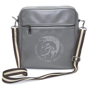 DIESEL（ディーゼル） HAPPY DAYS Chachi ブレイブマンロゴ ショルダーバッグ ナナメ掛け スチールグレー X00873 PS386 T8087 Steel Gray