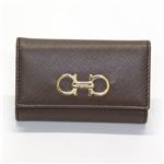 Ferragamo（サルバトーレフェラガモ） ダブルガンチーニ 型押しカーフ 6連キーケース ≪2013AW≫ 22 B853 DEEP TAUPE 557347