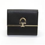 Ferragamo（サルバトーレフェラガモ） ガンチーニ 型押しカーフ パスケース付 Wホック 二つ折り財布 ≪2013AW≫ 22 4639 NERO／ROSSO 549459