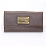 MARC BY MARC JACOBS（マークバイマークジェイコブス） Classic Q Long Trifold パスケース付 三つ折り長財布 グレイッシュベージュ系 ≪2013AW≫ M0001276 81474 ROOTBEER