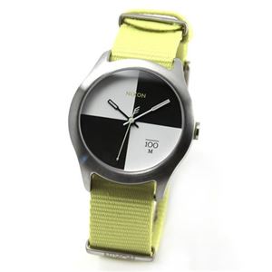 NIXON（ニクソン） THE QUAD （クアッド） POPフォルムのナイロンストラップ・ウオッチ A344-1262