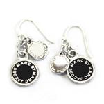 MARC BY MARC JACOBS（マークバイマークジェイコブス） Classic Marc Enamel Discs Earrings ロゴ ディスク ピアス M3PE542-001 80001 Black