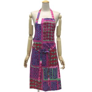 marimekko（マリメッコ） MUMMOLAN MARJAT APRON ムンモランマルヤット ベリーモチーフ エプロン 64872 630 green／pink／red