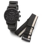 Emporio Armani（エンポリオ・アルマーニ） マットブラック仕上げのクロノグラフ。替え用ナイロンストラップ付。 AR1782
