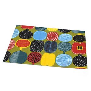 marimekko（マリメッコ） KOMPOTTI OILCLOTH PLACEMAT コンポッティ フルーツモチーフ オイルクロス ランチョンマット 65734 601 green／multicolour