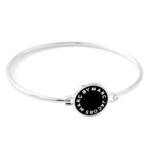 MARC BY MARC JACOBS（マークバイマークジェイコブス） M3PE578-001 80001 BLACK Classic Marc Enamel Discs Skinny Bracelet クラシックマーク エナメル ロゴ ディスク スキニー バングル ブレスレット