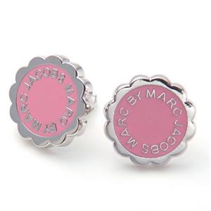 MARC BY MARC JACOBS（マークバイマークジェイコブス） M0005773-679 BRIGHT ROSE Enamel Scalloped Logo Disc-O Studs スカルップド エナメル ロゴ ディスク ピアス