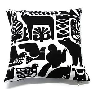 marimekko（マリメッコ） KANTELEEN KUTSU CUSHION COVER 50X50cm カンテレーン クッツ 壁画風 動物モチーフ クッションカバー 62770 190 white／black