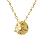 MARC JACOBS （マークジェイコブス） M0012398-710 Gold コイン デイジー ペンダント ネックレス MJ Coin Daisy Crystal Pendant